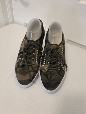 Jack Rogers Carter Canvas Camo Low-Top Sneakers - Olive Green & Brown